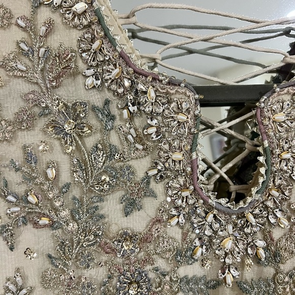 Baroque formal gown - Picture 5 of 11